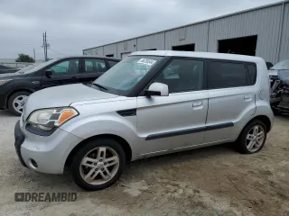 2010 Kia Soul + with VIN KNDJT2A25A7162898, listed as a Copart auction lot 86285544 with 175,864 mi miles and Clean Title. Bid and sale history available at DreamBid. Image 1.