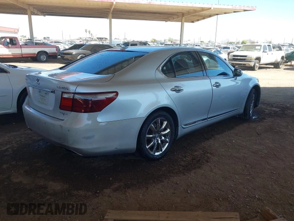 2007 Lexus LS with VIN JTHBL46F575048348, listed as a IAAI auction lot 42043015 with 201,281 mi miles. Bid and sale history available at carsss.com. Image 4.