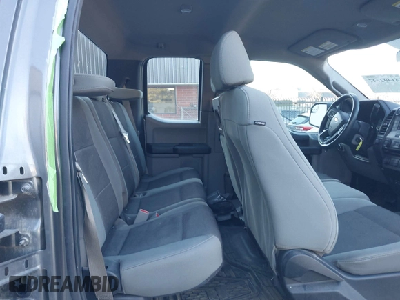 2015 Ford F-150 XLT with VIN 1FTEX1E88FKF22622, listed as a IAAI auction lot 41402747 with 214,667 mi miles. Bid and sale history available at carsss.com. Image 8.