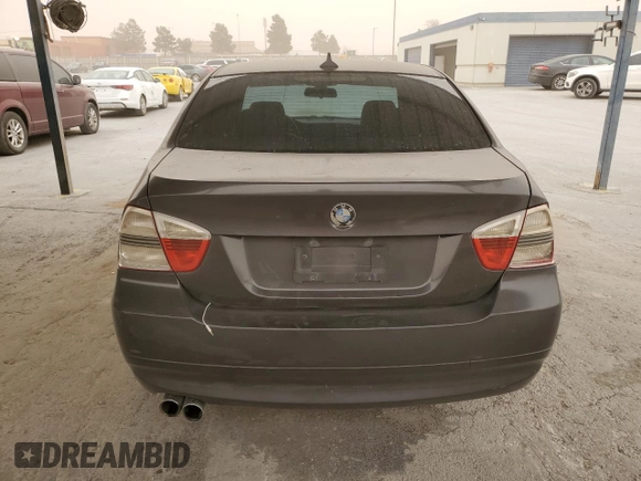 2006 BMW 3 Series 330i z VIN WBAVB33526KS32828, wystawiony jako Copart lot #48359995 z przebiegiem 121 936 mil mil oraz Szkoda całkowita • Salvage title. Historia ofert i sprzedaży dostępna na DreamBid. Obrazek 6.