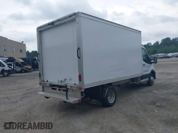 2020 Ford Transit z VIN 1FDBF6Z86LKA32278, wystawiony jako IAAI lot #42511403 z przebiegiem 94 821 mil mil oraz . Historia ofert i sprzedaży dostępna na DreamBid. Obrazek 4.