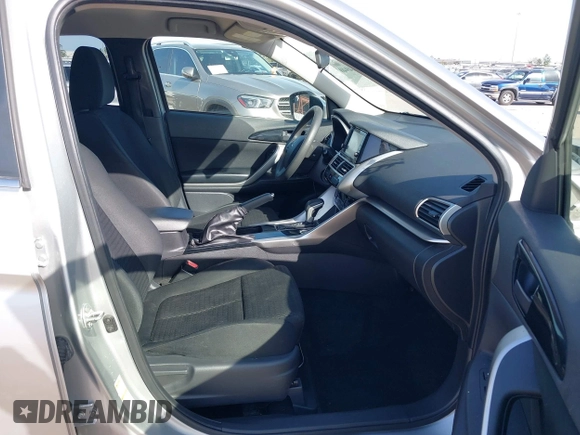 2020 Mitsubishi Eclipse Cross ES z VIN JA4AT3AA4LZ023053, wystawiony jako IAAI lot #41724940 z przebiegiem 93 485 mil mil oraz . Historia ofert i sprzedaży dostępna na DreamBid. Obrazek 5.