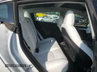 2023 Tesla Model 3 z VIN 5YJ3E1EA1PF564693, wystawiony jako Copart lot #68504674 z przebiegiem 25 183 mil mil oraz Szkoda całkowita • Salvage title. Historia ofert i sprzedaży dostępna na DreamBid. Obrazek 10.