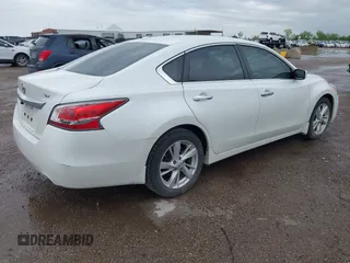 2015 Nissan Altima SV z VIN 1N4AL3AP5FC175043, wystawiony jako IAAI lot #41945330 z przebiegiem 181 037 mil mil oraz . Historia ofert i sprzedaży dostępna na DreamBid. Obrazek 4.