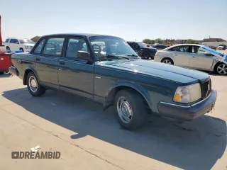1992 Volvo 240 z VIN YV1AS8805N1467833, wystawiony jako Copart lot #51828515 z przebiegiem 178 826 mil mil oraz Szkoda całkowita • Salvage title. Historia ofert i sprzedaży dostępna na DreamBid. Obrazek 4.