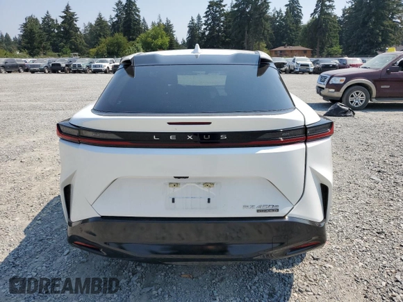2023 Lexus RZ 450e Premium z VIN JTJAAAAB7PA020545, wystawiony jako Copart lot #66806794 z przebiegiem 7 177 mil mil oraz Szkoda całkowita • Salvage title. Historia ofert i sprzedaży dostępna na DreamBid. Obrazek 6.