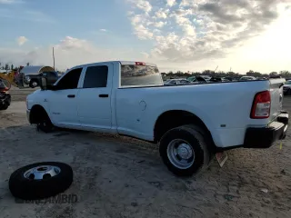 2022 Ram 3500 Tradesman with VIN 3C63RRGL3NG416156, listed as a Copart auction lot 76063964 with 42,351 mi miles and Salvage Title. Bid and sale history available at carsss.com. Image 2.