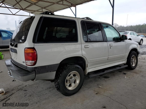 2000 Ford Explorer XLT with VIN 1FMZU73E9YZB47416, listed as a Copart auction lot 44131665 with 241,417 mi miles and Salvage Title. Bid and sale history available at carsss.com. Image 3.