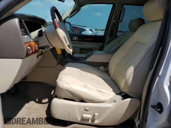 2004 Lincoln Navigator Luxury with VIN 5LMFU28R94LJ39800, listed as a Copart auction lot 66996595 with 269,142 mi miles and Clean title. Bid and sale history available at DreamBid. Image 7.