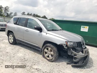 2017 Jeep Compass Sport z VIN 1C4NJCBB9HD117714, wystawiony jako Copart lot #52106065 z przebiegiem 169 246 mil mil oraz Szkoda całkowita • Salvage title. Historia ofert i sprzedaży dostępna na DreamBid. Obrazek 4.
