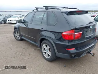 2012 BMW X5 35d z VIN 5UXZW0C55CL674191, wystawiony jako IAAI lot #41906713 z przebiegiem 143 687 mil mil oraz . Historia ofert i sprzedaży dostępna na DreamBid. Obrazek 3.
