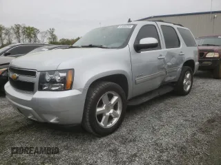 2013 Chevrolet Tahoe LT z VIN 1GNSCBE01DR172941, wystawiony jako Copart lot #51650255 z przebiegiem 110 706 mil mil oraz Szkoda całkowita • Salvage title. Historia ofert i sprzedaży dostępna na DreamBid. Obrazek 1.