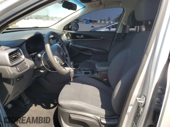 2020 Kia Sorento LX V6 with VIN 5XYPG4A56LG621267, listed as a Copart auction lot 52922345 with 101,289 mi miles and Salvage Title. Bid and sale history available at carsss.com. Image 7.