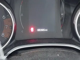 2020 Jeep Compass Altitude z VIN 3C4NJCBB9LT108501, wystawiony jako IAAI lot #41700451 z przebiegiem 66 395 mil mil oraz . Historia ofert i sprzedaży dostępna na DreamBid. Obrazek 15.