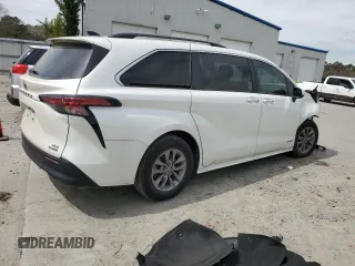 2021 Toyota Sienna XLE with VIN 5TDYRKEC9MS055993, listed as a Copart auction lot 49035865 with 52,257 mi miles and Salvage Title. Bid and sale history available at carsss.com. Image 3.