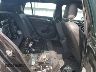 2018 Volkswagen GTI S z VIN 3VW547AU2JM288605, wystawiony jako Copart lot #53961235 z przebiegiem 121 304 mil mil oraz Szkoda całkowita • Salvage title. Historia ofert i sprzedaży dostępna na DreamBid. Obrazek 10.