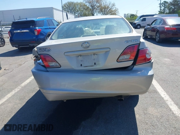 2003 Lexus ES 300 with VIN JTHBF30G530134530, listed as a IAAI auction lot 41875938 with 233,424 mi miles. Bid and sale history available at carsss.com. Image 16.