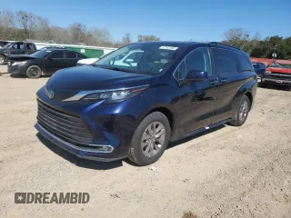 2024 Toyota Sienna XLE with VIN 5TDYRKEC7RS195208, listed as a Copart auction lot 47262295 with 40,960 mi miles and Clean Title. Bid and sale history available at carsss.com. Image 1.