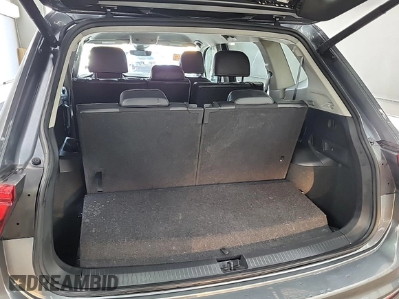 2024 Volkswagen Tiguan SE z VIN 3VV3B7AX7RM106937, wystawiony jako IAAI lot #42845192 z przebiegiem 32 134 mil mil oraz . Historia ofert i sprzedaży dostępna na DreamBid. Obrazek 51.