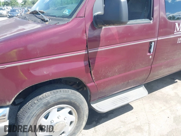 2004 Ford Econoline Passenger XL with VIN 1FBSS31L44HA42194, listed as a IAAI auction lot 42214006 with 178,206 mi miles and . Bid and sale history available at carsss.com. Image 6.