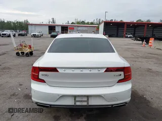 2018 Volvo S90 Inscription with VIN LVY992ML3JP005482, listed as a IAAI auction lot 41966556 with 136,908 mi miles. Bid and sale history available at carsss.com. Image 16.