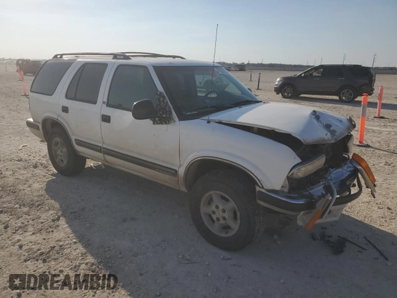 1998 Chevrolet Blazer LS z VIN 1GNDT13W9W2147761, wystawiony jako Copart lot #47551835 z przebiegiem 211 761 mil mil oraz Szkoda całkowita • Salvage title. Historia ofert i sprzedaży dostępna na DreamBid. Obrazek 4.