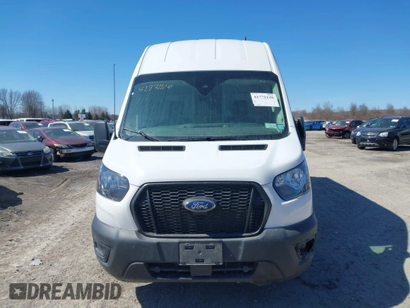 2022 Ford Transit Cargo z VIN 1FTBR3X8XNKA71066, wystawiony jako IAAI lot #41771120 z przebiegiem 87 702 mil mil oraz . Historia ofert i sprzedaży dostępna na DreamBid. Obrazek 11.