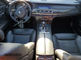 2012 BMW 7 Series 750i z VIN WBAKA8C54CDX01386, wystawiony jako Copart lot #82404214 z przebiegiem Nie podano mil oraz Czysty tytuł • Clean title. Historia ofert i sprzedaży dostępna na DreamBid. Obrazek 8.
