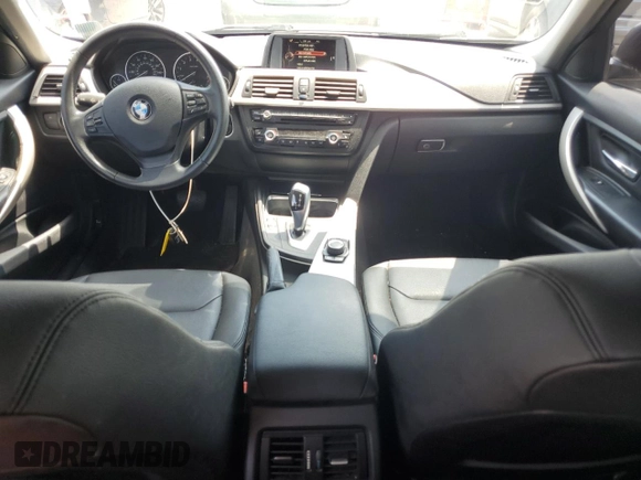 2015 BMW 3 Series 320i xDrive с VIN WBA3C3C55FK202226, выставлен на аукционе Copart как лот 60952825 с пробегом 112 142 миль миль и Списание • Salvage title. История ставок и продаж доступна на DreamBid. Изображение 8.