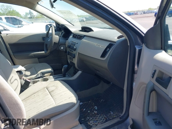 2009 Ford Focus SE with VIN 1FAHP35N19W246382, listed as a IAAI auction lot 42043020 with 197,707 mi miles. Bid and sale history available at carsss.com. Image 5.