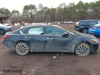 2018 Nissan Altima 2.5 SV with VIN 1N4AL3AP0JC213450, listed as a IAAI auction lot 41111131 with 94,132 mi miles. Bid and sale history available at carsss.com. Image 13.