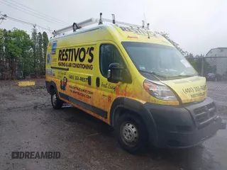 2017 Ram ProMaster Cargo z VIN 3C6TRVDG0HE519776, wystawiony jako IAAI lot #42274143 z przebiegiem 124 413 mil mil oraz . Historia ofert i sprzedaży dostępna na DreamBid. Obrazek 1.