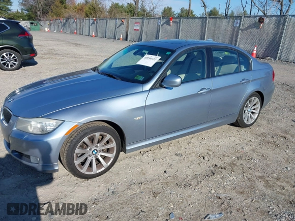 2011 BMW 3 Series 328i xDrive with VIN WBAPK5G51BNN29824, listed as a IAAI auction lot 40990352 with 171,133 mi miles and . Bid and sale history available at carsss.com. Image 2.