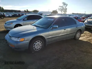1994 Honda Accord с VIN JHMCD5532RC081661, выставлен на аукционе Copart как лот 82260864 с пробегом 216 864 миль миль и Списание • Salvage title. История ставок и продаж доступна на DreamBid. Изображение 1.