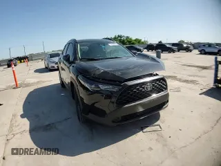 2023 Toyota Corolla Cross LE z VIN 7MUCAAAG6PV047607, wystawiony jako Copart lot #52454095 z przebiegiem 10 316 mil mil oraz Szkody całkowita. Historia ofert i sprzedaży dostępna na DreamBid. Obrazek 11.