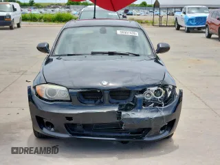 2012 BMW 1 Series 128i z VIN WBAUP7C56CVP22820, wystawiony jako Copart lot #56007435 z przebiegiem 75 161 mil mil oraz Czysty tytuł • Clean title. Historia ofert i sprzedaży dostępna na DreamBid. Obrazek 5.