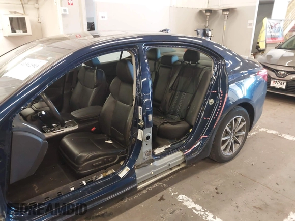 2020 Acura TLX w/Technology Pkg with VIN 19UUB1F58LA001692, listed as a IAAI auction lot 41562503 with 70,664 mi miles. Bid and sale history available at carsss.com. Image 18.