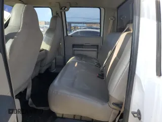 2008 Ford F-250 XL z VIN 1FTSW20578EB47672, wystawiony jako Copart lot #87549735 z przebiegiem 211 326 mil mil oraz Czysty tytuł • Clean title. Historia ofert i sprzedaży dostępna na DreamBid. Obrazek 10.