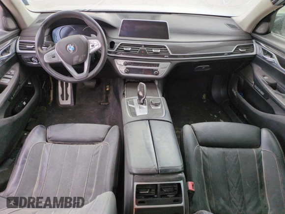 2017 BMW 7 Series 750i с VIN WBA7F0C35HGM21697, выставлен на аукционе Copart как лот 54713825 с пробегом Не указан миль и Списание • Salvage title. История ставок и продаж доступна на DreamBid. Изображение 8.
