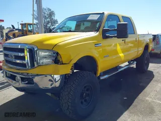 2005 Ford Super Duty F-250 XL with VIN 1FTSW21P65EA43184, listed as a IAAI auction lot 41643722 with 196,112 mi miles. Bid and sale history available at carsss.com. Image 2.