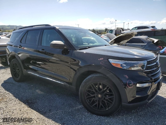 2022 Ford Explorer XLT with VIN 1FMSK7DH8NGB68782, listed as a Copart auction lot 51130155 with 28,689 mi miles and Salvage Title. Bid and sale history available at carsss.com. Image 4.