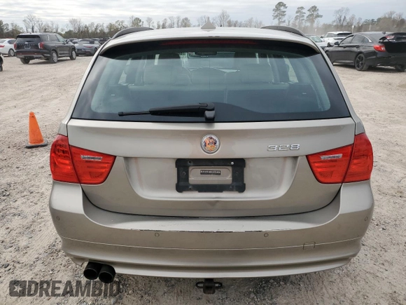2011 BMW 3 Series 328i xDrive with VIN WBAUU3C53BA541651, listed as a Copart auction lot 88011515 with 232,279 mi miles and Salvage Title. Bid and sale history available at DreamBid. Image 6.