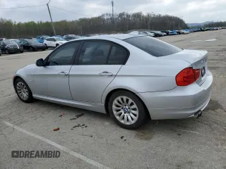 2009 BMW 3 Series 328i z VIN WBAPH57559NM34255, wystawiony jako Copart lot #52873105 z przebiegiem 94 854 mil mil oraz Szkoda całkowita • Salvage title. Historia ofert i sprzedaży dostępna na DreamBid. Obrazek 2.