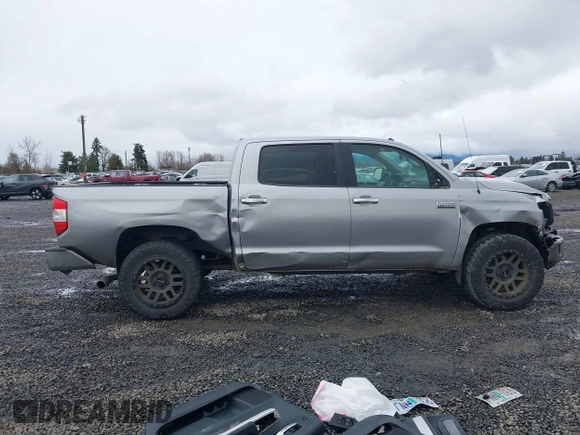 2017 Toyota Tundra Platinum z VIN 5TFAY5F12HX666144, wystawiony jako IAAI lot #41576751 z przebiegiem 131 514 mil mil oraz . Historia ofert i sprzedaży dostępna na DreamBid. Obrazek 14.