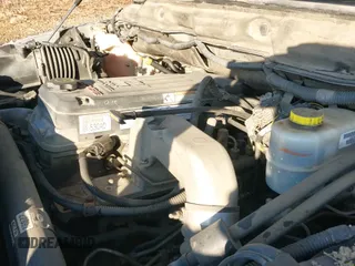 2005 Dodge 2500 SLT z VIN 3D7KS28C25G821624, wystawiony jako IAAI lot #42017860 z przebiegiem 180 058 mil mil oraz . Historia ofert i sprzedaży dostępna na DreamBid. Obrazek 19.