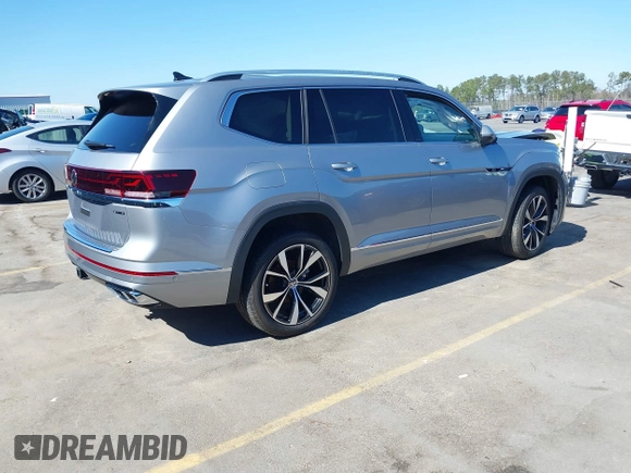 2024 Volkswagen Atlas SEL Premium R-Line с VIN 1V2FR2CA4RC591508, выставлен на аукционе IAAI как лот 41660452 с пробегом 1 783 миль миль и . История ставок и продаж доступна на DreamBid. Изображение 4.