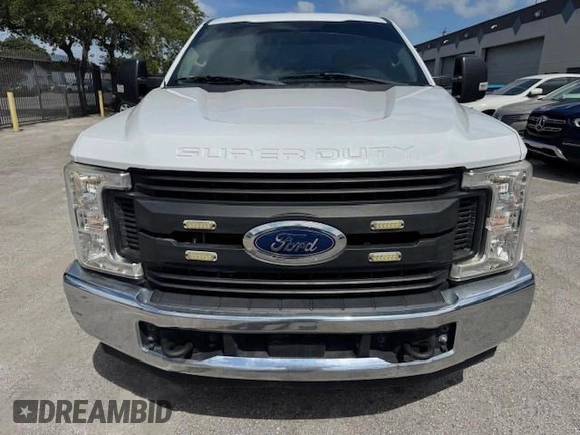 2019 Ford F-250 XL с VIN 1FT7X2A60KEC91808, выставлен на аукционе Copart как лот 62036905 с пробегом 101 633 миль миль и На запчасти • Non repairable. История ставок и продаж доступна на DreamBid. Изображение 5.