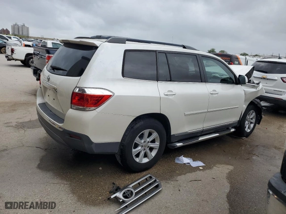 2013 Toyota Highlander with VIN 5TDZK3EH0DS099682, listed as a Copart auction lot 51781675 with 114,190 mi miles and Salvage Title. Bid and sale history available at carsss.com. Image 3.