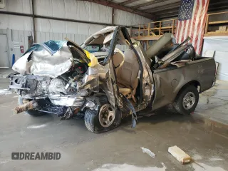 2002 Ford F-150 XL with VIN 1FTRF17252NB01401, listed as a Copart auction lot 88121125 with 0 mi miles and Salvage Title. Bid and sale history available at carsss.com. Image 1.