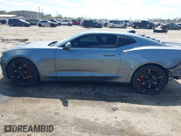 2020 Chevrolet Camaro 2SS with VIN 1G1FG1R71L0114890, listed as a IAAI auction lot 41730158 with 1 mi miles. Bid and sale history available at carsss.com. Image 13.